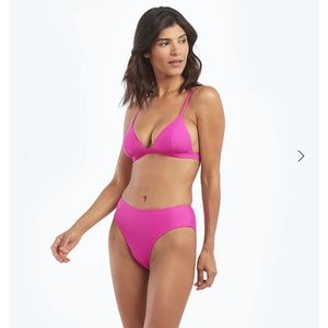 NWT SUMMERSALT TRIANGLE BIKINI TOP IN HIBISCUS